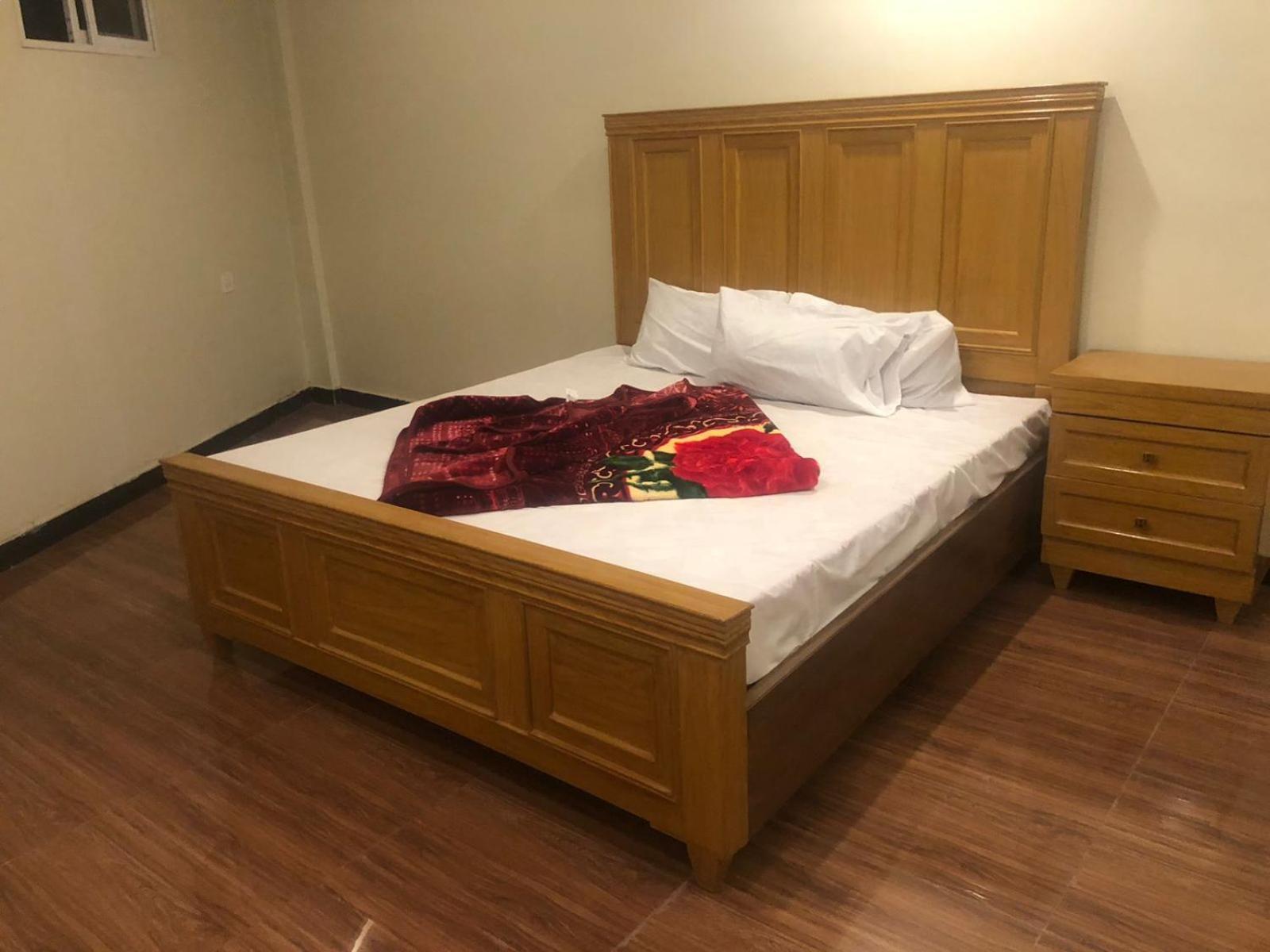 Al Buraq Hotel Исламабад Екстериор снимка